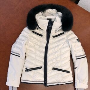 Toni Sailer Annie women's ski jacket SZ 38.(medium)  NWOT